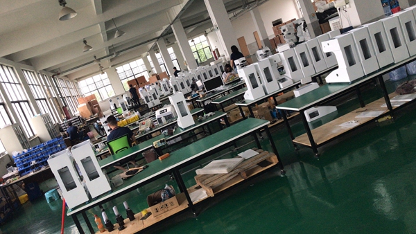 硬度计装配车间